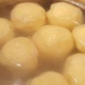 Kartoffelklöße ca. 20 Minuten ziehen